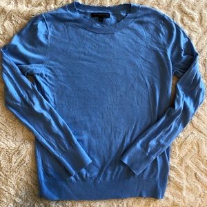 Banana republic scalloped neck lightweight sweater